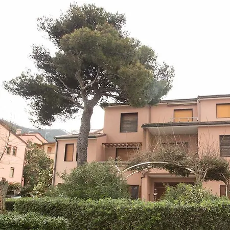 Chiara's House Apartamento *